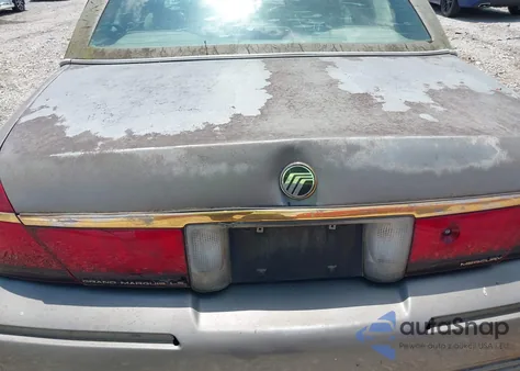 1998 Mercury Grand Marquis z USA, uszkodzony, nr VIN 2MEFM75WXWX700668